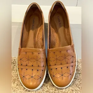 Cobb Hill Bailee Slip Loafers Russet Size 7.5 EEUC