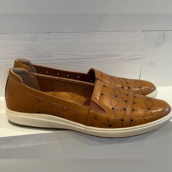Cobb Hill Bailee Slip Loafers Russet Size 7.5 EEUC