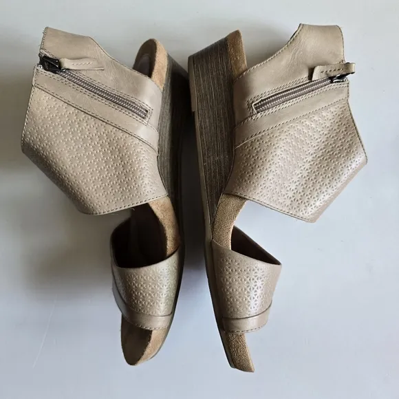 Cobb Hill by Rockport Hollywood 2 Piece Cuff Open Toe Wedge Sandals Khaki Sz 10