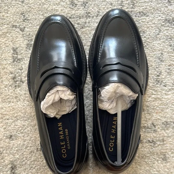 Cole Haan Black Leather Loafers Slip-On Classic Carnegie penny loafer