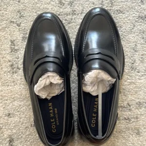Cole Haan Black Leather Loafers Slip-On Classic Carnegie penny loafer