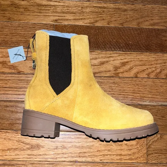 Cole Haan Suede Waterproof Camea Chelsea Boots Amber Color Women’s Size 5