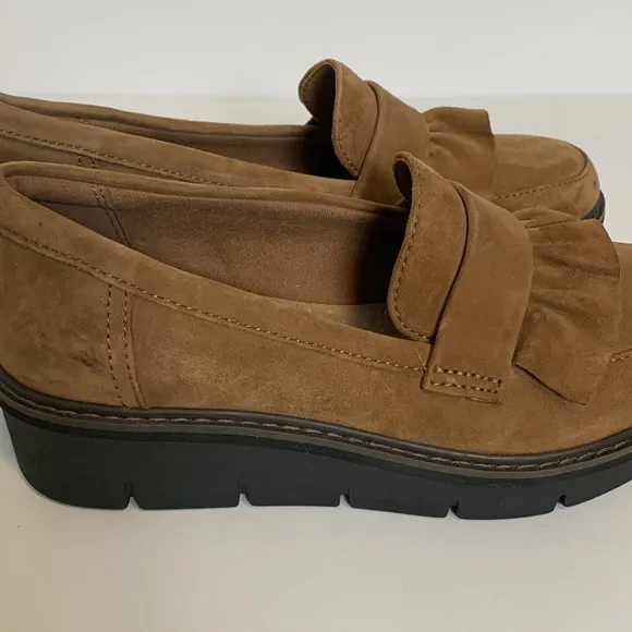 Collection by Clarks Airabell Slip On Cognac Suede Wedge Loafers Size 7M