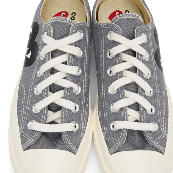 COMME DES GARÇONS PLAYGrey Converse Edition Half Heart Chuck 70 Low Sneakers