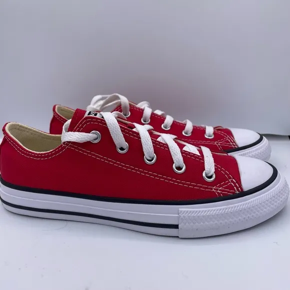 CONVERSE chuck taylor all star canvas low kids red sneakers Size 2
