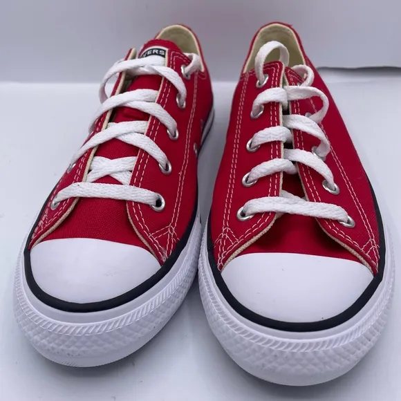CONVERSE chuck taylor all star canvas low kids red sneakers Size 2