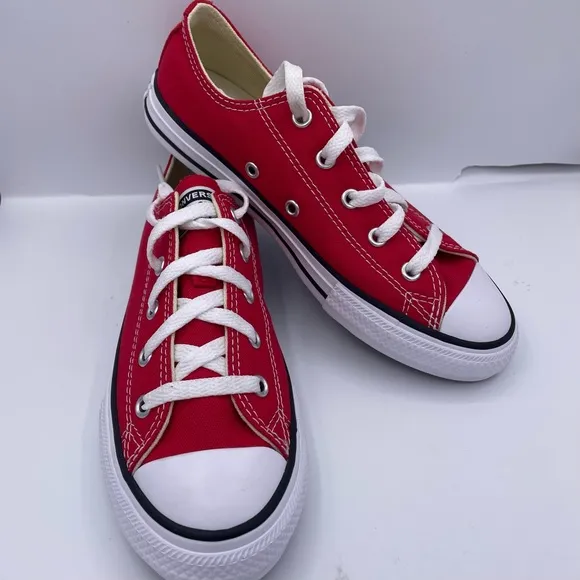 CONVERSE chuck taylor all star canvas low kids red sneakers Size 2