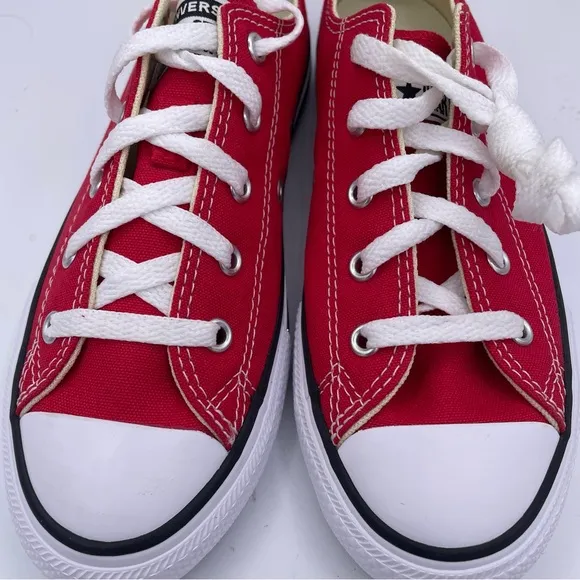 CONVERSE chuck taylor all star canvas low kids red sneakers Size 2