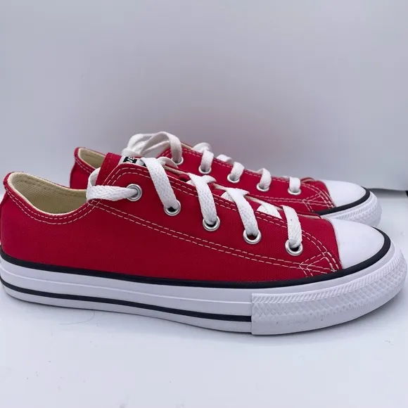 CONVERSE chuck taylor all star canvas low kids red sneakers Size 2