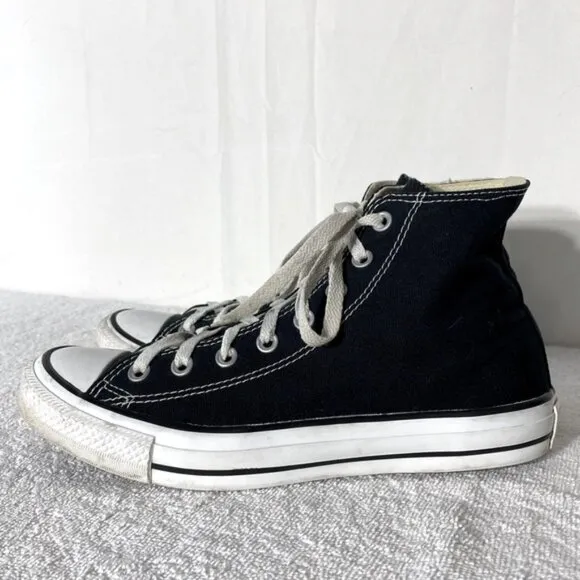 Converse Chuck Taylor Black Canvas Lace Up High Top Sneakers 8/10