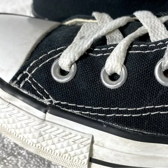 Converse Chuck Taylor Black Canvas Lace Up High Top Sneakers 8/10