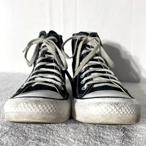 Converse Chuck Taylor Black Canvas Lace Up High Top Sneakers 8/10