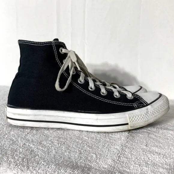 Converse Chuck Taylor Black Canvas Lace Up High Top Sneakers 8/10