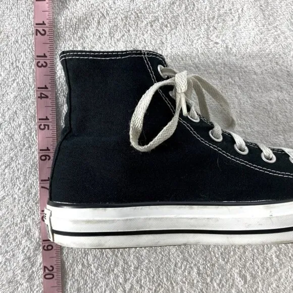 Converse Chuck Taylor Black Canvas Lace Up High Top Sneakers 8/10