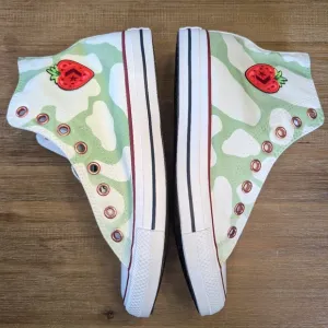 CONVERSE Chuck Taylor Hi Top Custom Strawberry Cow Patch size 10.5W 8.5M