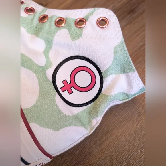 CONVERSE Chuck Taylor Hi Top Custom Strawberry Cow Patch size 10.5W 8.5M