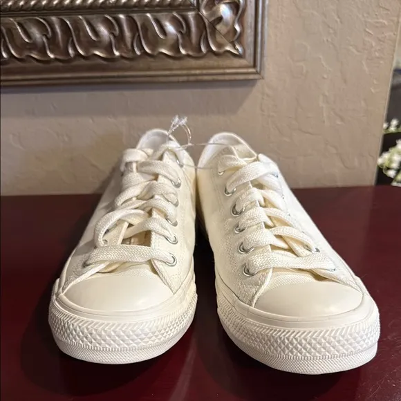 Converse CTAS 3D Floral OxWomen's White Sneakers NEW size 9.5