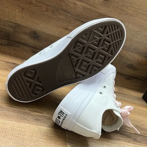 CONVERSE CTAS LIFT OX White Canvas Sneakers with Pink Laces