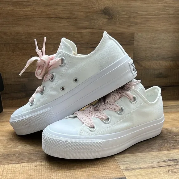 CONVERSE CTAS LIFT OX White Canvas Sneakers with Pink Laces
