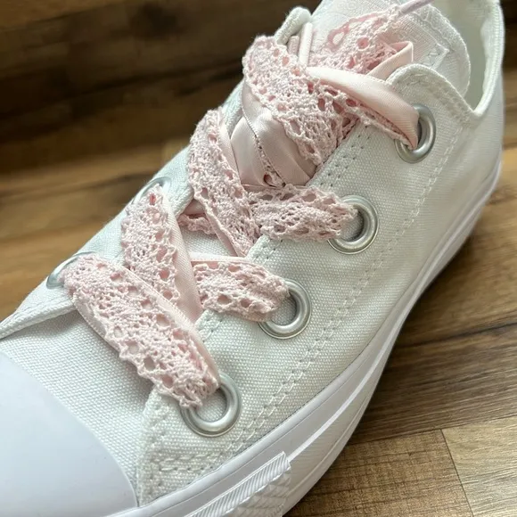 CONVERSE CTAS LIFT OX White Canvas Sneakers with Pink Laces