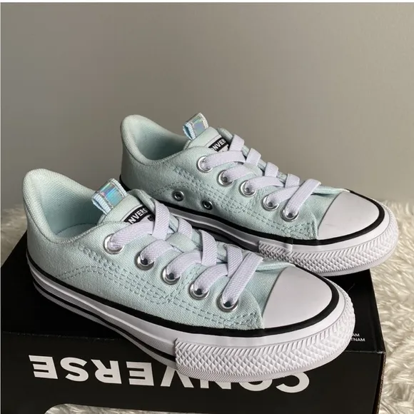 Converse CTAS Rave Ox Sneakers