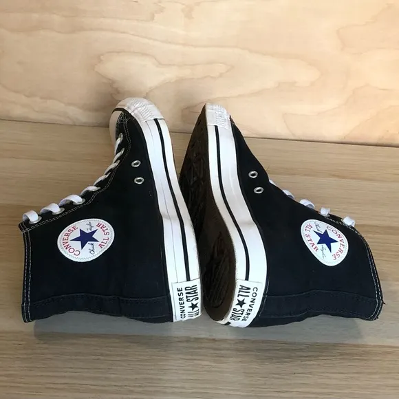 Converse High Top Sneakers Men Sz 10 Women Sz 12.