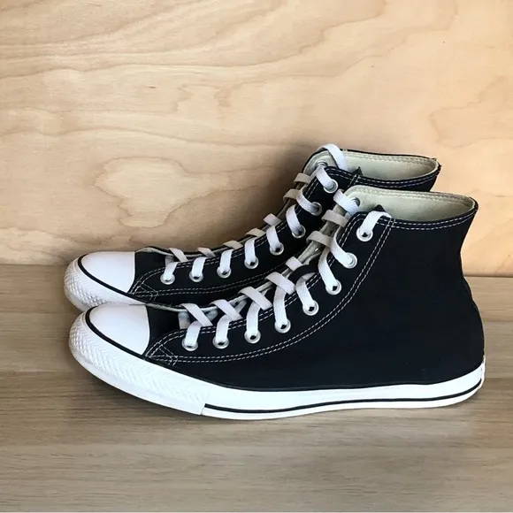 Converse High Top Sneakers Men Sz 10 Women Sz 12.