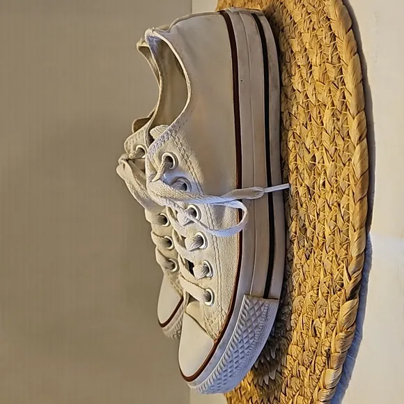 Converse Men's White Low-Top Lace-Up Casual Sneakers Sz 4.5