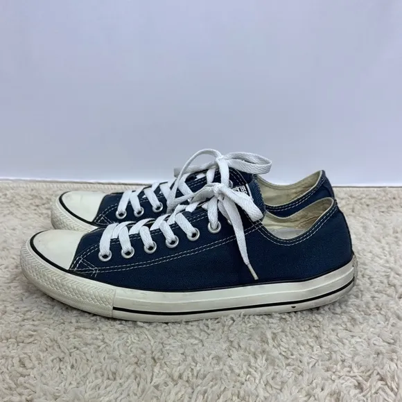 Converse Navy and White Sneakers Size 9 Unisex‎