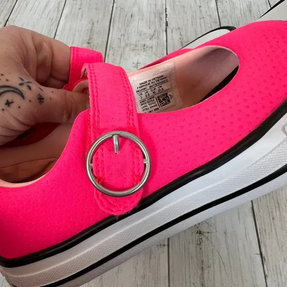 Converse Superplay Pink Mary Jane Kids Low Top Sneakers Girls Size 3 NEW