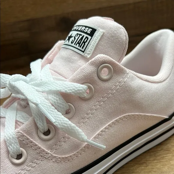 Converse Women's Pink Canvas Sneakers
