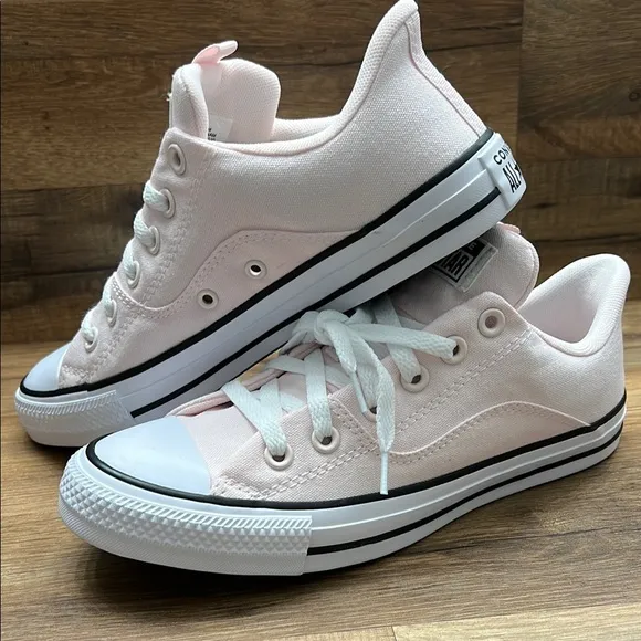 Converse Women's Pink Canvas Sneakers
