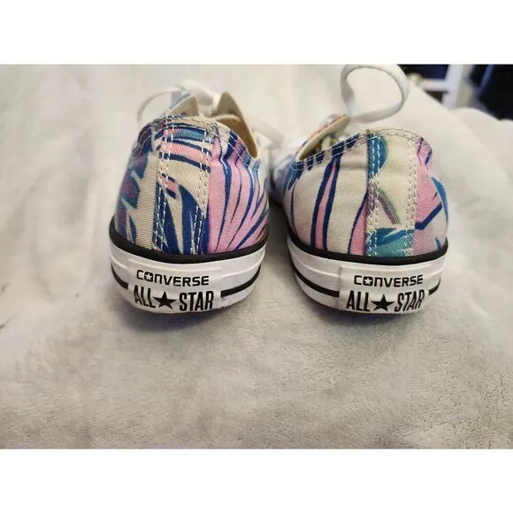 CONVERSE CHUCK TAYLOR ALL STAR Tropical Print sneakers feature a durable canvas