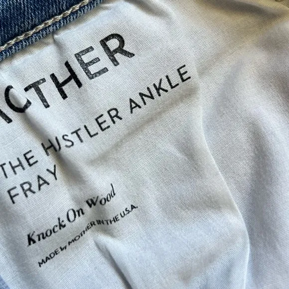COPY - Like NEW Mother Denim - The Hustler Ankle Fray Jean in Knock on Wood Siz…