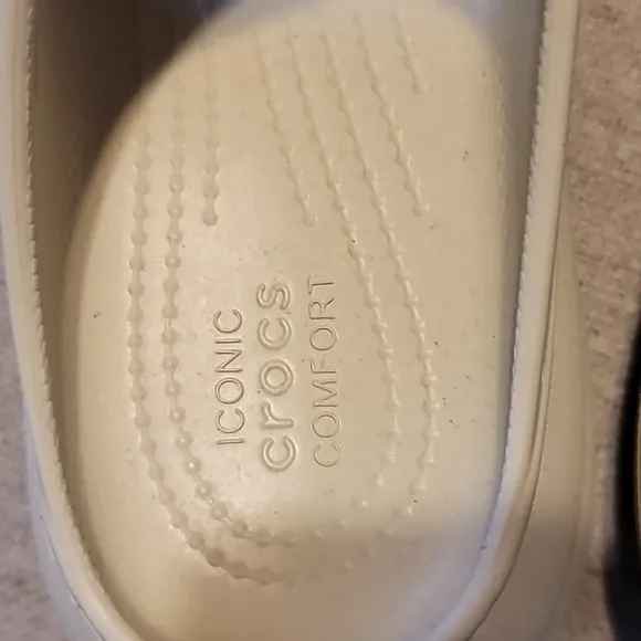 Crocs iconic comfort mega crush sandals women's 10 men's 8
