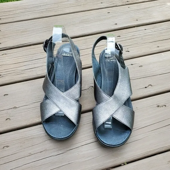 Dansko Jacinda Metallic Pewter Silver Criss Cross Strappy Slingback Sandals 42