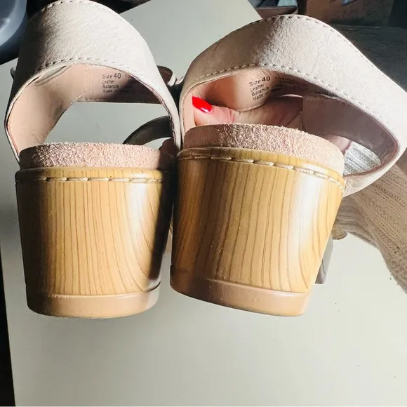 Dansko Malena Stylish Metallic adjustable Strappy Sandals 10.5