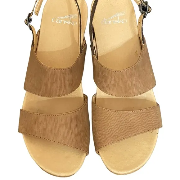Dansko TAMIA Honey TexturedNubuck Sandals size 38 (7.5-8)USA