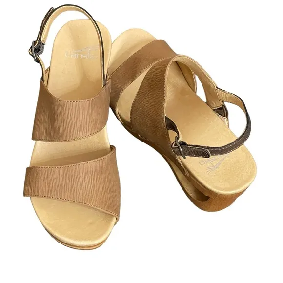 Dansko TAMIA Honey TexturedNubuck Sandals size 38 (7.5-8)USA