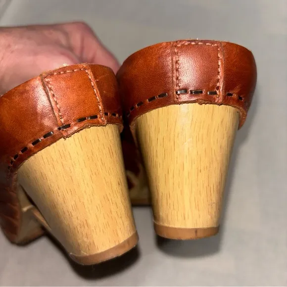 Dansko Tilly Brown Leather Open‎ Toe Clogs Sandals Sz38 US 7.5 Wooden Heel