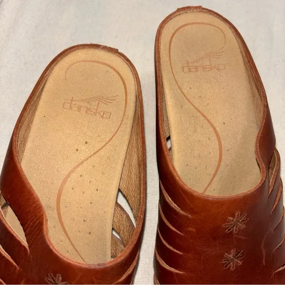 Dansko Tilly Brown Leather Open‎ Toe Clogs Sandals Sz38 US 7.5 Wooden Heel