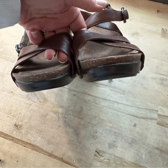 Dansko Women's Brown leather wooden Wedge Sandals size 40/ 9
