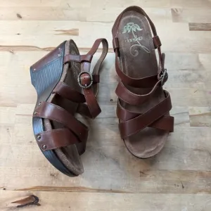 Dansko Women's Brown leather wooden Wedge Sandals size 40/ 9