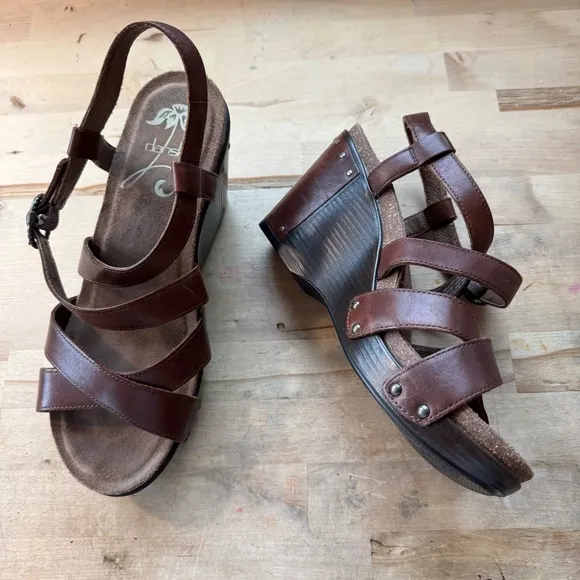 Dansko Women's Brown leather wooden Wedge Sandals size 40/ 9