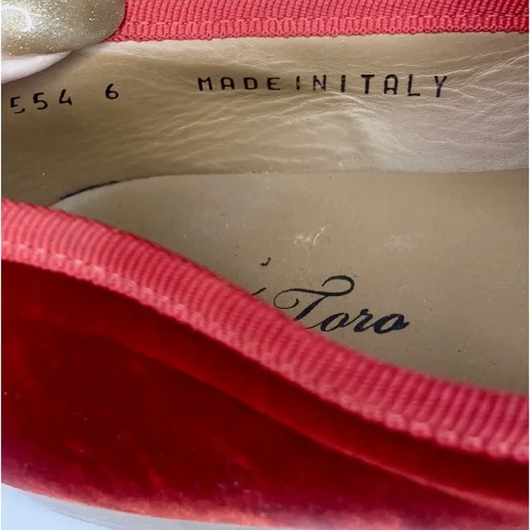 Del Toro Red Velvet Embroidered Skull Loafers Size 6