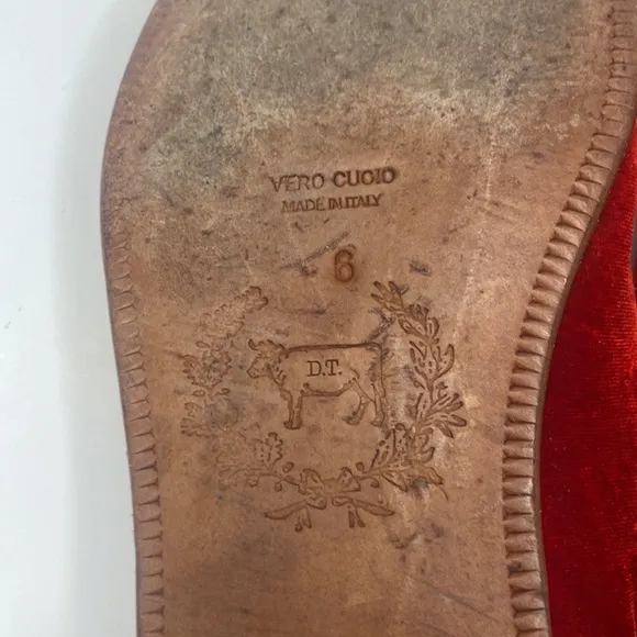 Del Toro Red Velvet Embroidered Skull Loafers Size 6