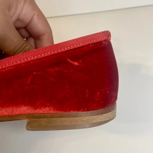 Del Toro Red Velvet Embroidered Skull Loafers Size 6