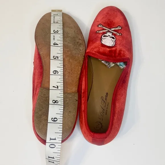 Del Toro Red Velvet Embroidered Skull Loafers Size 6