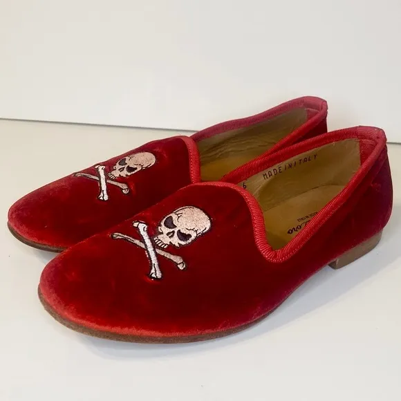Del Toro Red Velvet Embroidered Skull Loafers Size 6