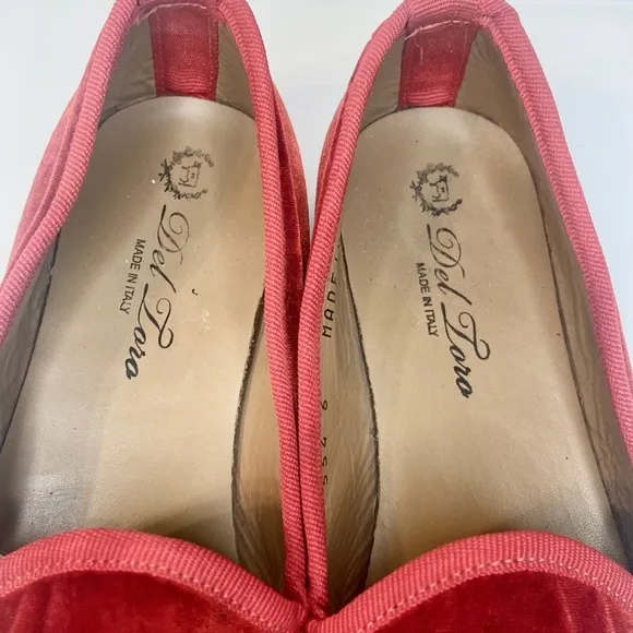 Del Toro Red Velvet Embroidered Skull Loafers Size 6